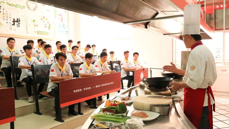 食品OEM代加工：揭秘其背后的优势与价值